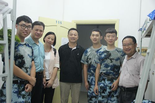 永利官网领导老师赴新生寝室走访慰问2016级新生