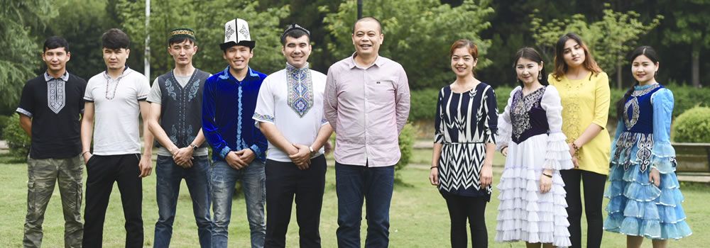 万里雪：爱暖心田师亦友，实践育人见真功