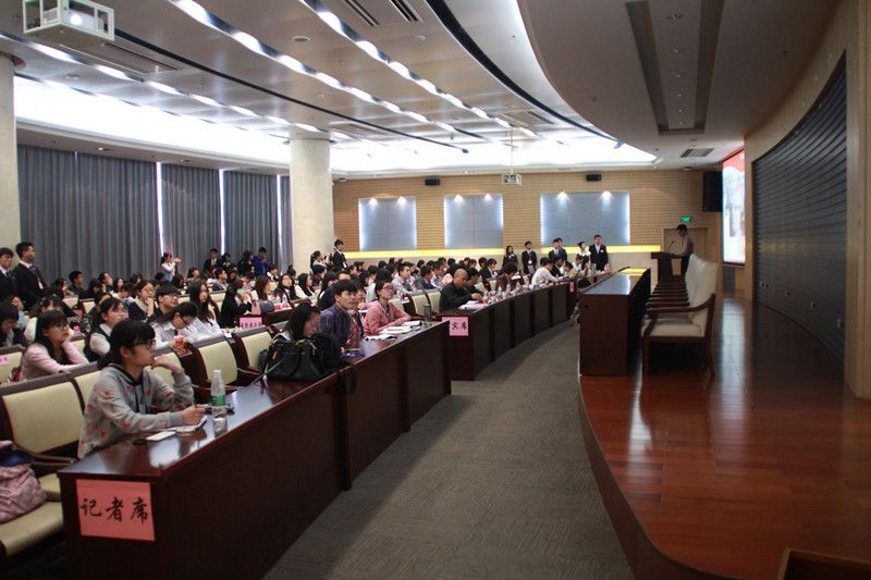 永利官网参加校“五四”综合表彰评选述职答辩会