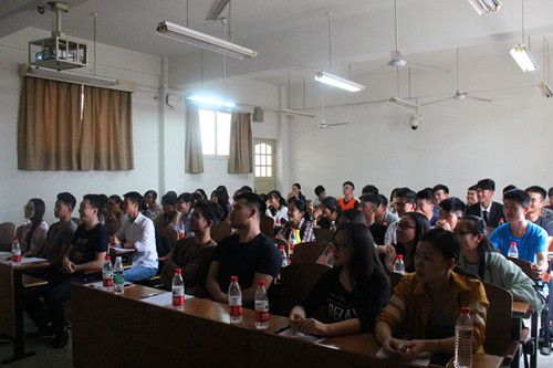 永利官网国旗护卫队开展“两学一做”主题系列活动